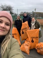 Ganz sch&ouml;n viel M&uuml;ll in der Flur - Putz Munter